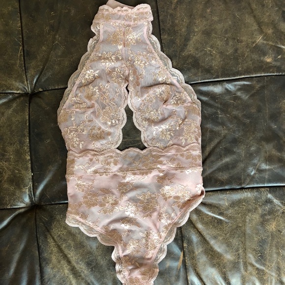 NWOT Victoria’s Secret Rose Pink Lingerie - Picture 2 of 3